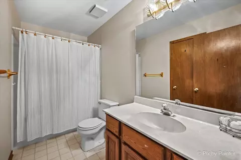 Bath - 765 Crest Dr, Cary, IL 60013 photo 3 of 3