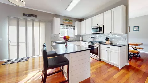 Kitchen - 31601 N Pineview Blvd, Lakemoor, IL 60051 photo 1 of 4
