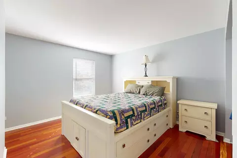 Bedroom - 31601 N Pineview Blvd, Lakemoor, IL 60051 photo 3 of 5