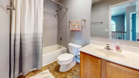 Bath - 31601 N Pineview Blvd, Lakemoor, IL 60051 photo 4 of 4