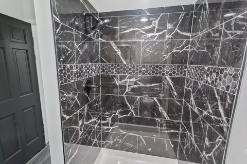 Bath - 30 Strauss Ln, Olympia Fields, IL 60461 photo 5 of 8