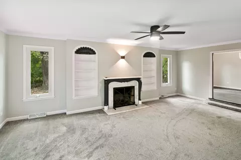 Living - 30 Strauss Ln, Olympia Fields, IL 60461 photo 2 of 5