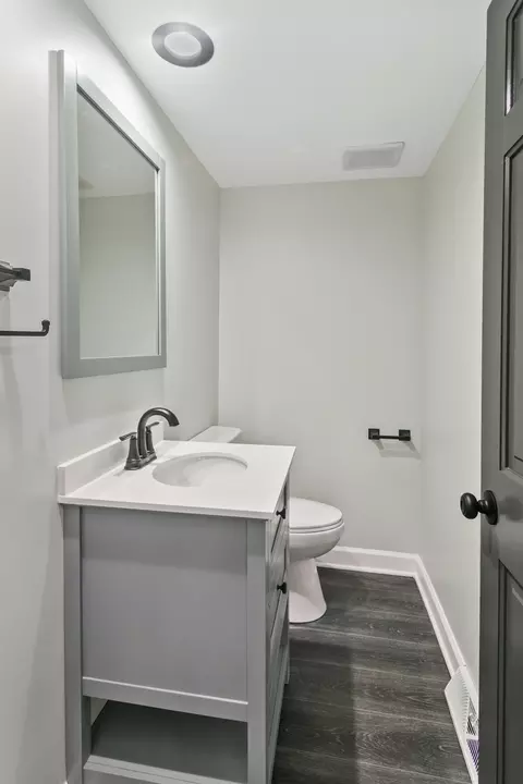 Bath - 30 Strauss Ln, Olympia Fields, IL 60461 photo 7 of 8