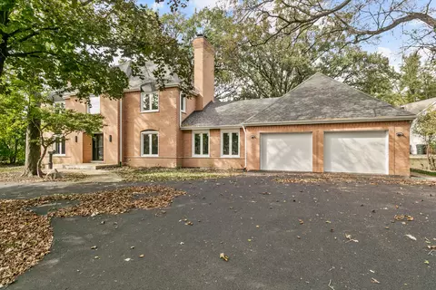 Exterior - 30 Strauss Ln, Olympia Fields, IL 60461 photo 2 of 5