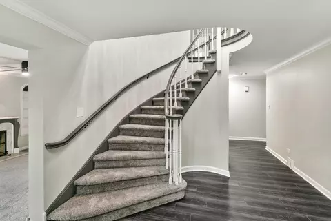 Entry Way - 30 Strauss Ln, Olympia Fields, IL 60461 photo 2 of 5