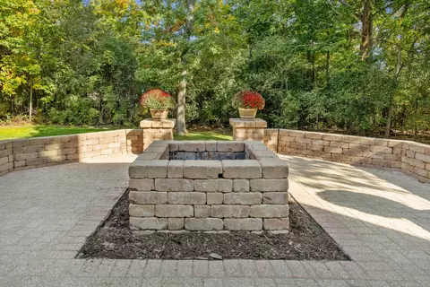 Exterior - 205 Regency Dr, Bartlett, IL 60103 photo 6 of 7