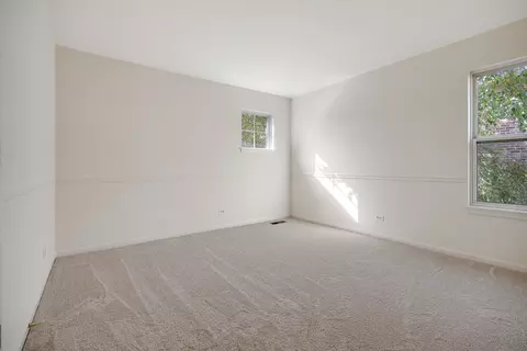 Bedroom - 205 Regency Dr, Bartlett, IL 60103 photo 3 of 5
