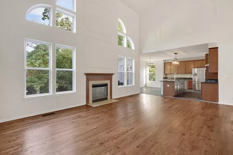 Living - 205 Regency Dr, Bartlett, IL 60103 photo 6 of 8