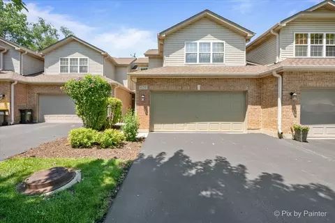 624 Daisy Ln, Roselle, IL 60172