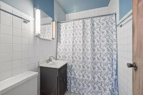 Bath - 2921 S 10th Ave, Broadview, IL 60155 photo 2 of 2