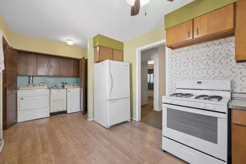 Kitchen - 2921 S 10th Ave, Broadview, IL 60155 photo 2 of 2