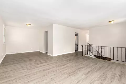 Living - 3510 Chestnut Dr, Hazel Crest, IL 60429 photo 2 of 5