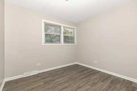 Bedroom - 3510 Chestnut Dr, Hazel Crest, IL 60429 photo 3 of 5