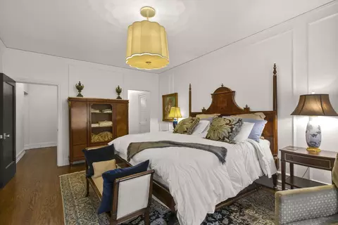 Bedroom - 222 E Chestnut St #5B, Chicago, IL 60611 photo 1 of 2