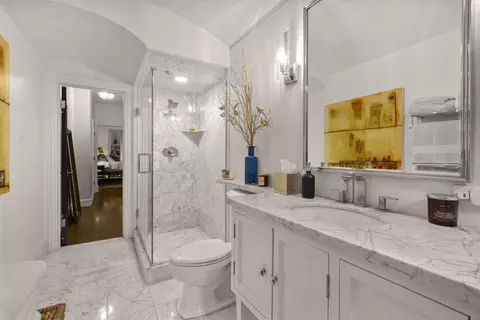 Bath - 222 E Chestnut St #5B, Chicago, IL 60611 photo 1 of 3