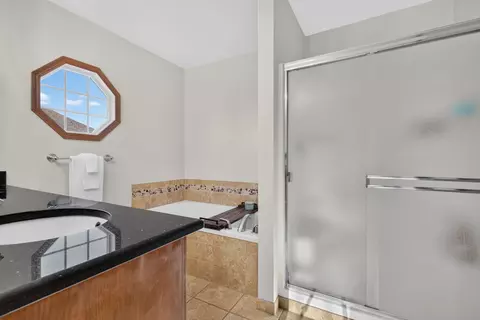 Bath - 2214 Stonehaven Dr, Plainfield, IL 60586 photo 4 of 5