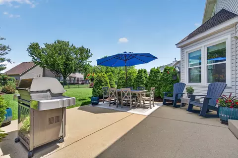 Exterior - 2214 Stonehaven Dr, Plainfield, IL 60586 photo 2 of 8