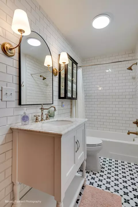 Bath - 22633 W Main St, Plainfield, IL 60544 photo 2 of 3