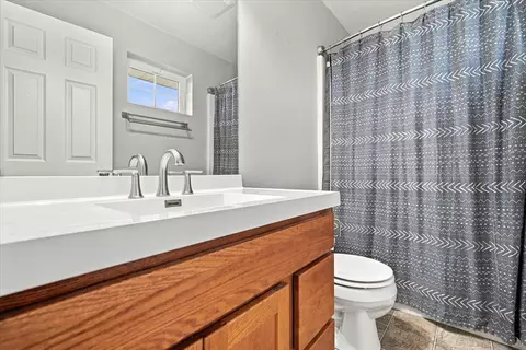 Bath - 414 Travis Dr, Carlock, IL 61725 photo 1 of 2