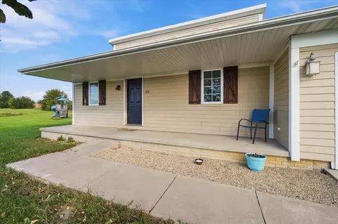 Exterior - 414 Travis Dr, Carlock, IL 61725 photo 2 of 6