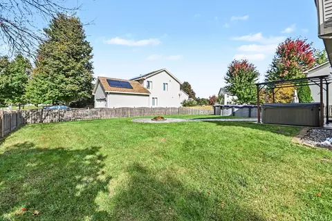Exterior - 2852 Lindgren Ct, Aurora, IL 60503 photo 6 of 7