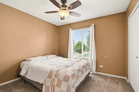 Bedroom - 2852 Lindgren Ct, Aurora, IL 60503 photo 2 of 3