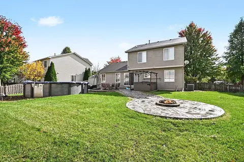 Exterior - 2852 Lindgren Ct, Aurora, IL 60503 photo 5 of 7