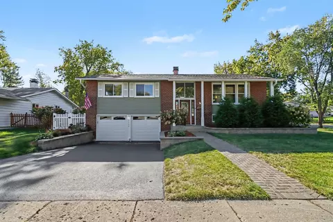 6808 Woodridge Dr, Woodridge, IL 60517