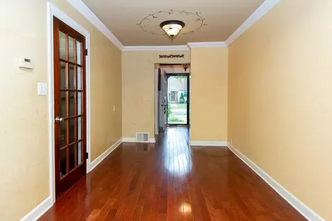Entry Way - 625 S 2nd St, West Dundee, IL 60118 photo 2 of 2