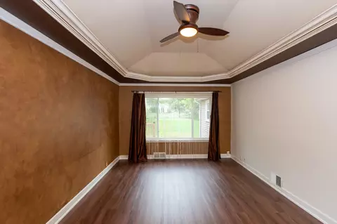 Living - 625 S 2nd St, West Dundee, IL 60118 photo 1 of 4