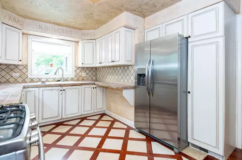 Kitchen - 625 S 2nd St, West Dundee, IL 60118 photo 3 of 4
