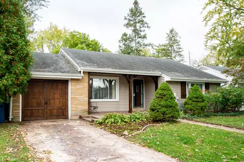 Exterior - 625 S 2nd St, West Dundee, IL 60118 photo 9 of 10