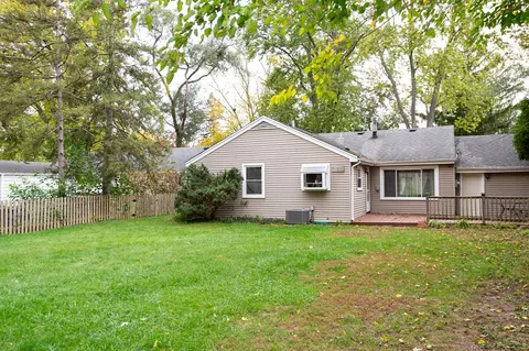 Exterior - 625 S 2nd St, West Dundee, IL 60118 photo 8 of 10