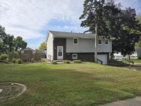 769 W 46th St, Davenport, IA 52806