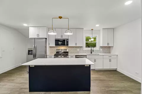 Kitchen - 3610 Pheasant Dr, Rolling Meadows, IL 60008 photo 3 of 4