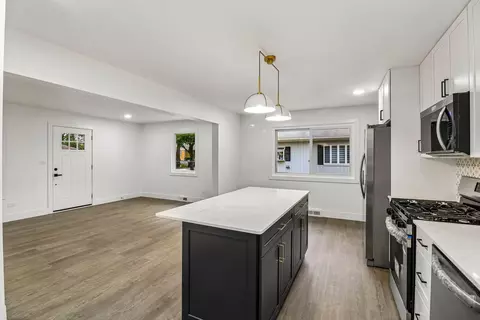 Kitchen - 3610 Pheasant Dr, Rolling Meadows, IL 60008 photo 4 of 4