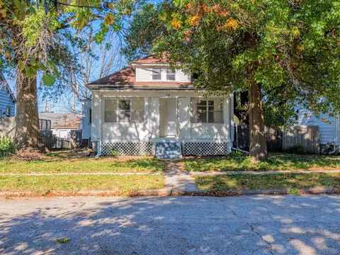 430 E 31st St, Davenport, IA 52803