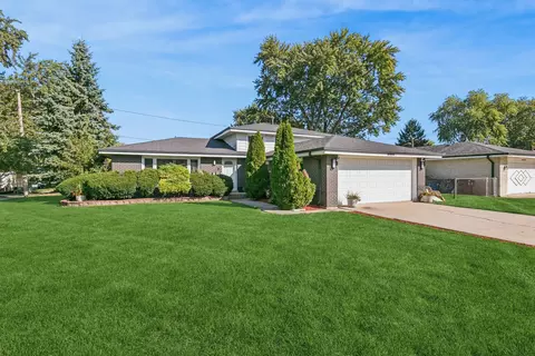 928 E 171st St, South Holland, IL 60473