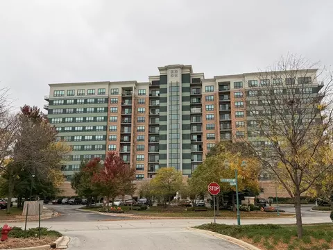 6420 Double Eagle Dr #302, Woodridge, IL 60517