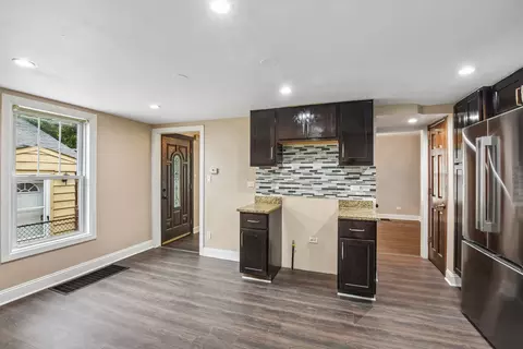 Kitchen - 4004 Oak Ave, Brookfield, IL 60513 photo 3 of 3