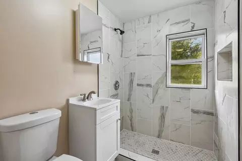 Bath - 4004 Oak Ave, Brookfield, IL 60513 photo 1 of 3