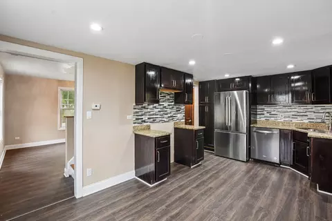 Kitchen - 4004 Oak Ave, Brookfield, IL 60513 photo 1 of 3
