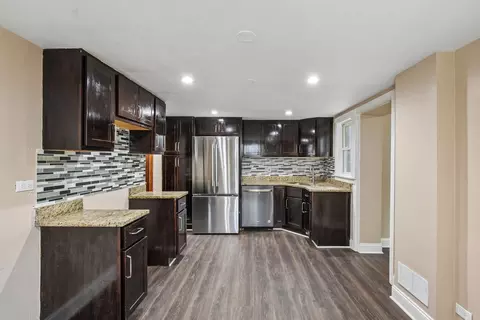 Kitchen - 4004 Oak Ave, Brookfield, IL 60513 photo 2 of 3