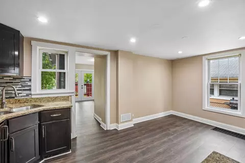 Entry Way - 4004 Oak Ave, Brookfield, IL 60513 photo 1 of 1