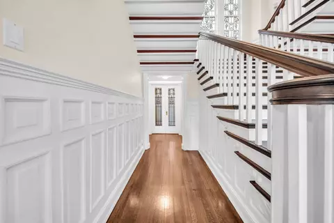 Entry Way - 1616 Forest Pl, Evanston, IL 60201 photo 4 of 7