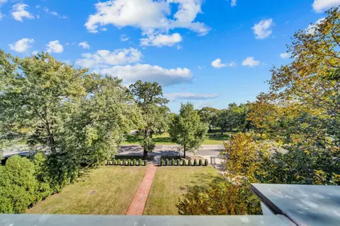 View/Area - 1616 Forest Pl, Evanston, IL 60201 photo 1 of 10