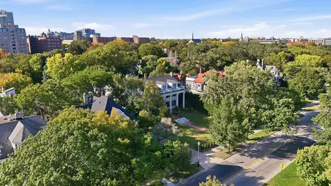 View/Area - 1616 Forest Pl, Evanston, IL 60201 photo 2 of 10