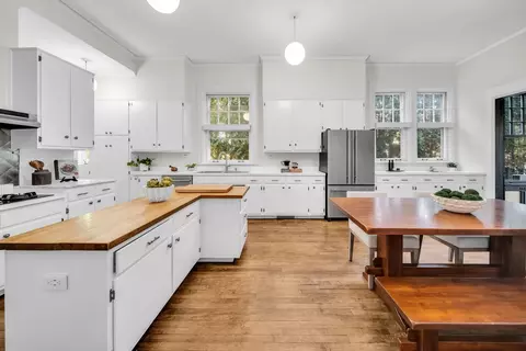 Kitchen - 1616 Forest Pl, Evanston, IL 60201 photo 2 of 5