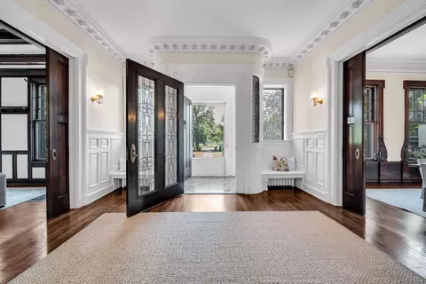Entry Way - 1616 Forest Pl, Evanston, IL 60201 photo 3 of 7