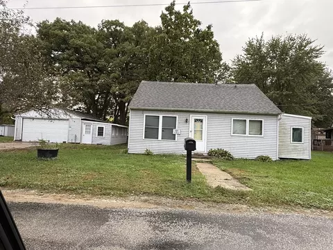 4120 6th St, Rock Island, IL 61201